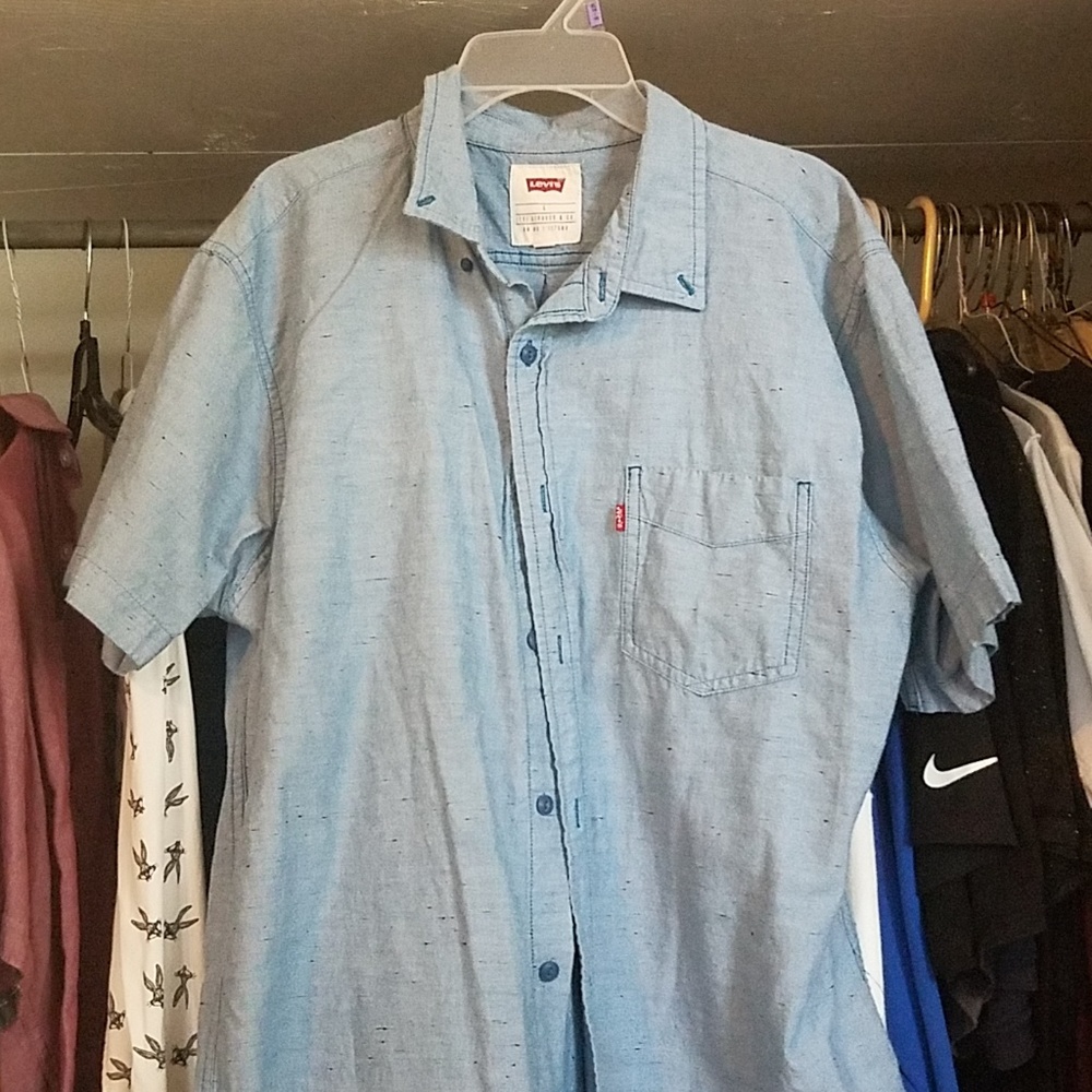 Levi button up shirt like new large
